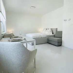  Apartment White House