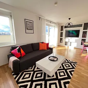 Apartament Penthouse Near Station With Free Parking, Wiedeń