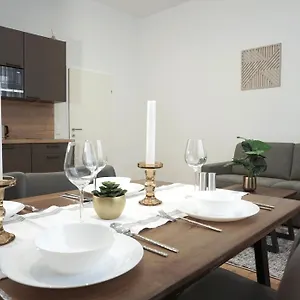  Apartment Viva La