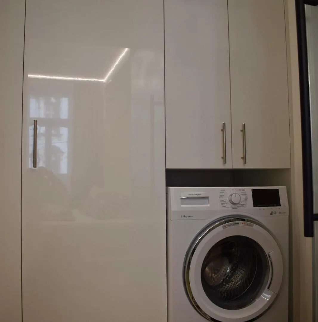 Black & White Apartment Viena
