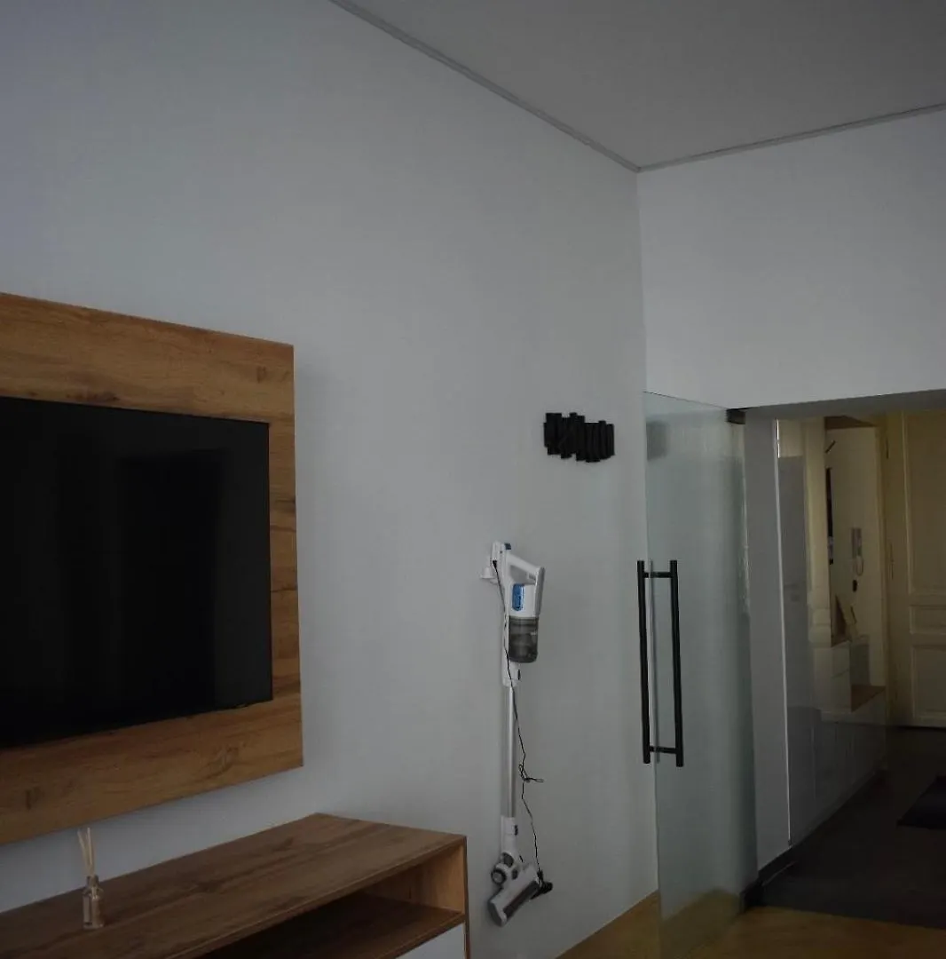 Black & White Apartment Vienna Austria